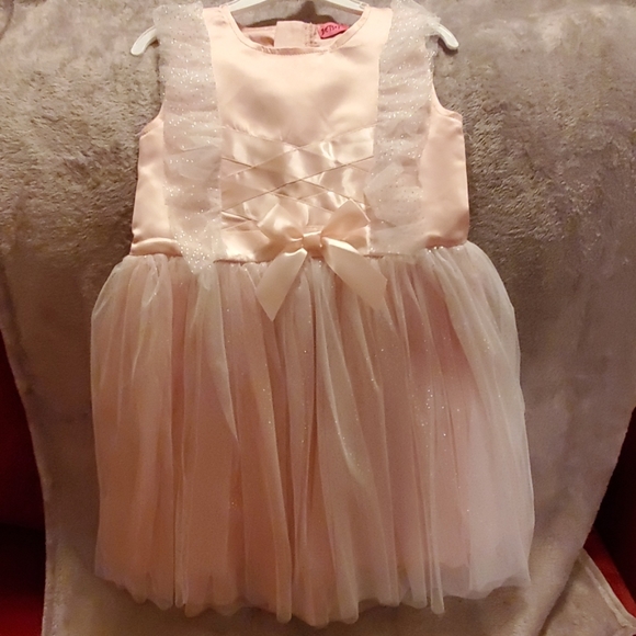 Betsey Johnson Other - Betsey Johnson beautiful pink dress size 5 nwts